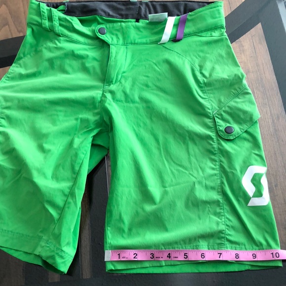 Bright green, size 2, Scott biking shorts - Picture 14 of 14